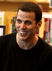 How tall is Steve O?